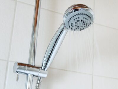 Schimmel in de douche voorkomen: 10x de beste tips