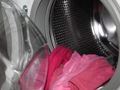 Stinkende wasmachine? Oorzaken & verhelpen met tips
